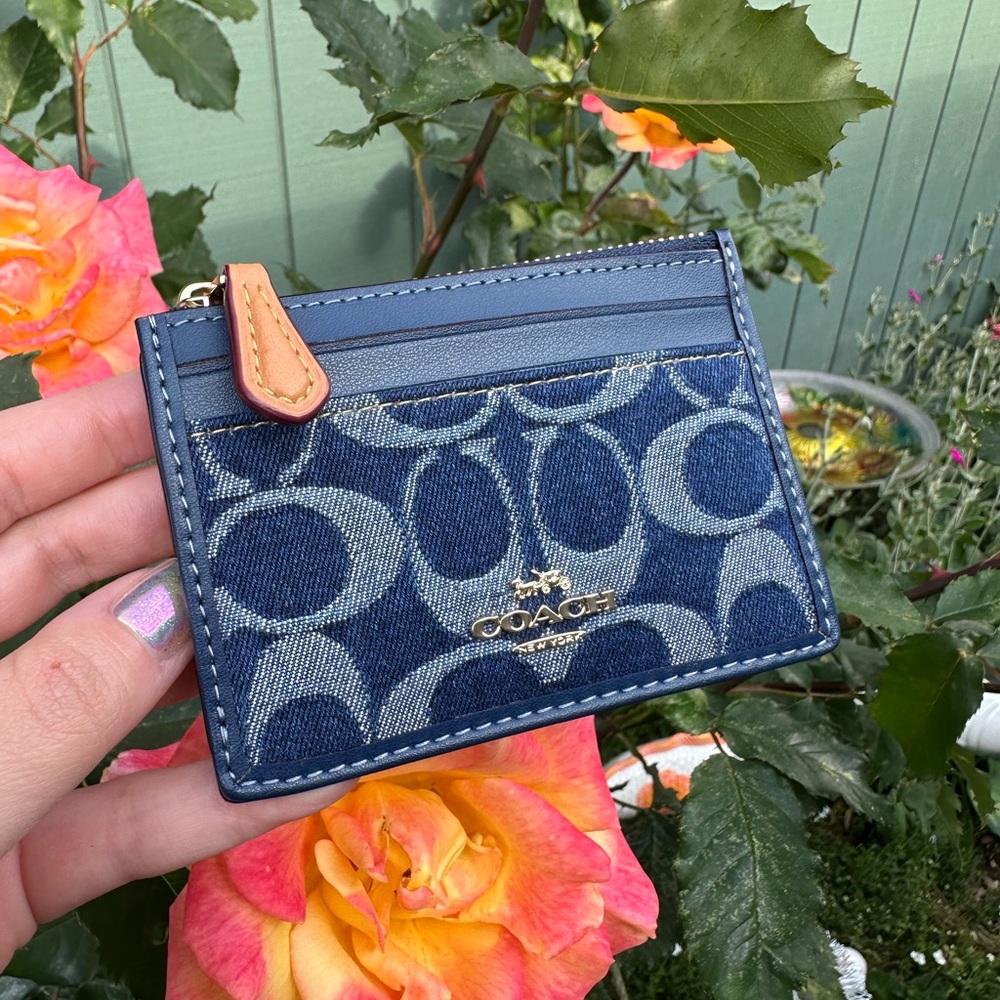 💙 COACH DENIM CARD HOLDER! 💙
